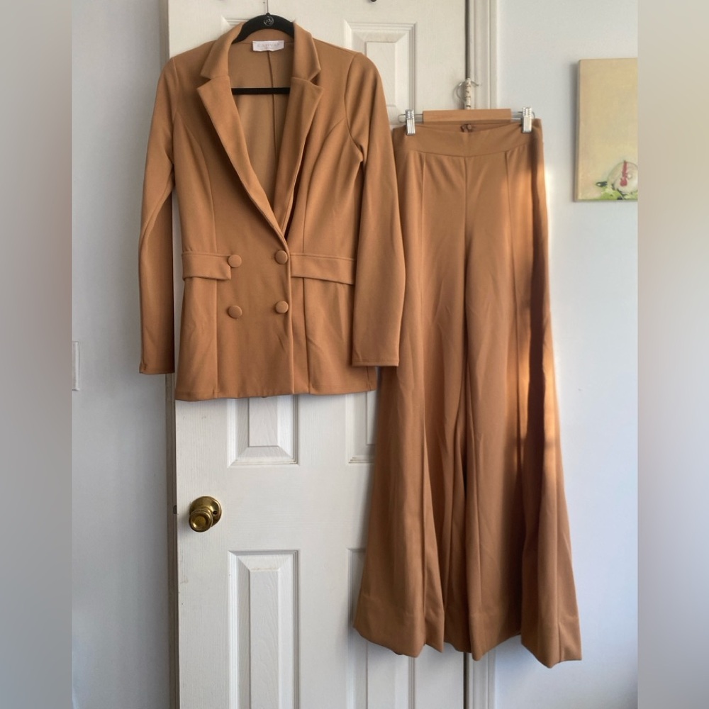 1970s inspired wide leg pant suit in tan size small